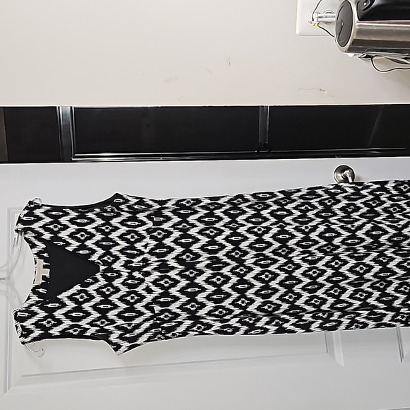 Laura Ashley | Dresses | Laura Ashley Maxi Black And Ivory Sleeveless ...